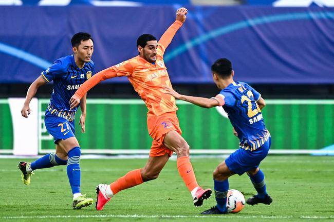  意甲裁判争议判罚,保级队获益引众怒  